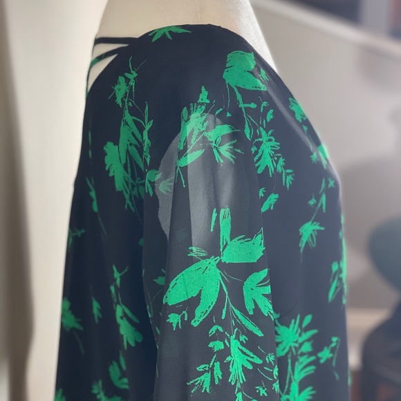 COPY - TORRID Emerald Floral Strappy Chiffon Blouse - Picture 7 of 14